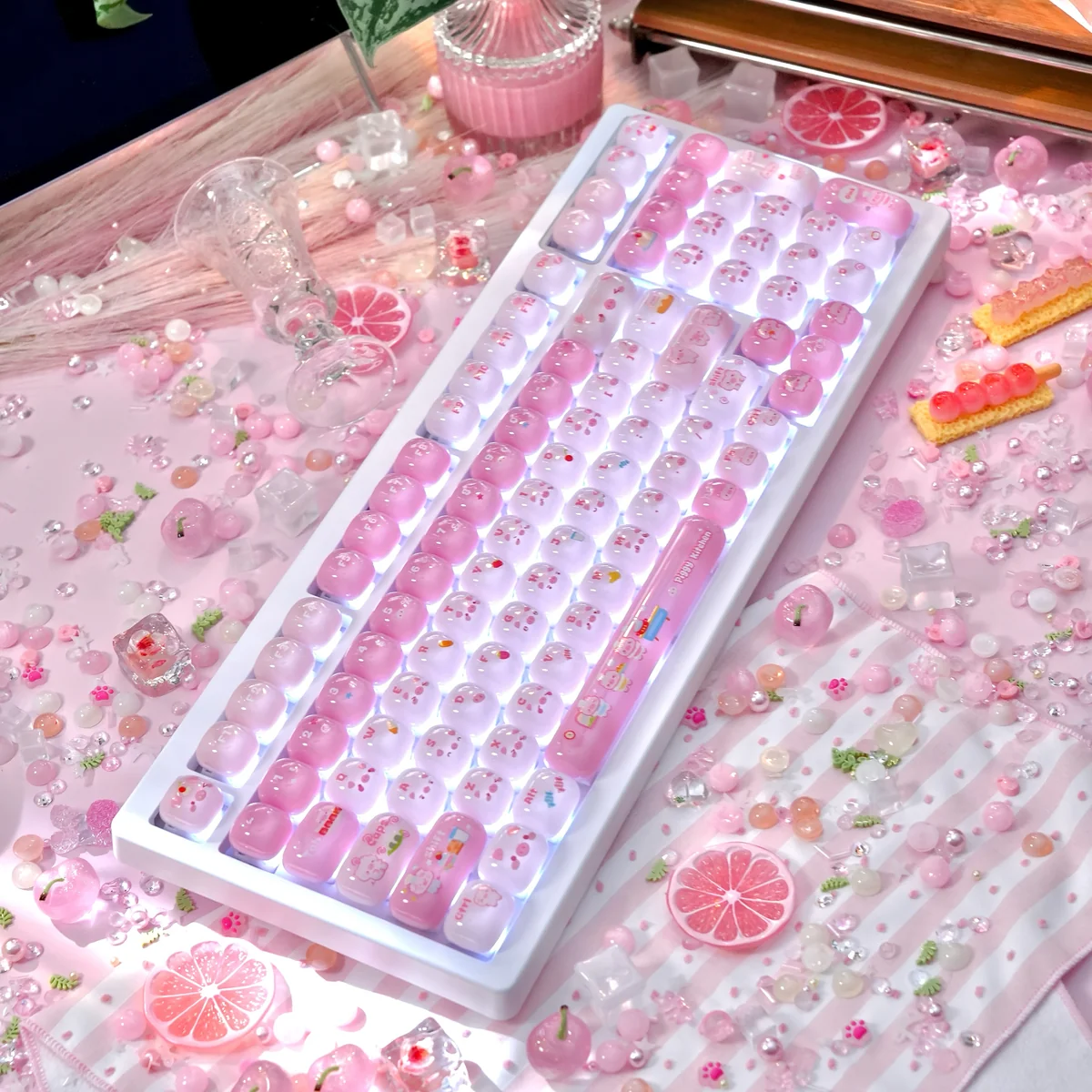 Playful pig gummy MOG keycaps for MX keyboards, detailed view highlighting their adorable pastel design, unique rounded profile.