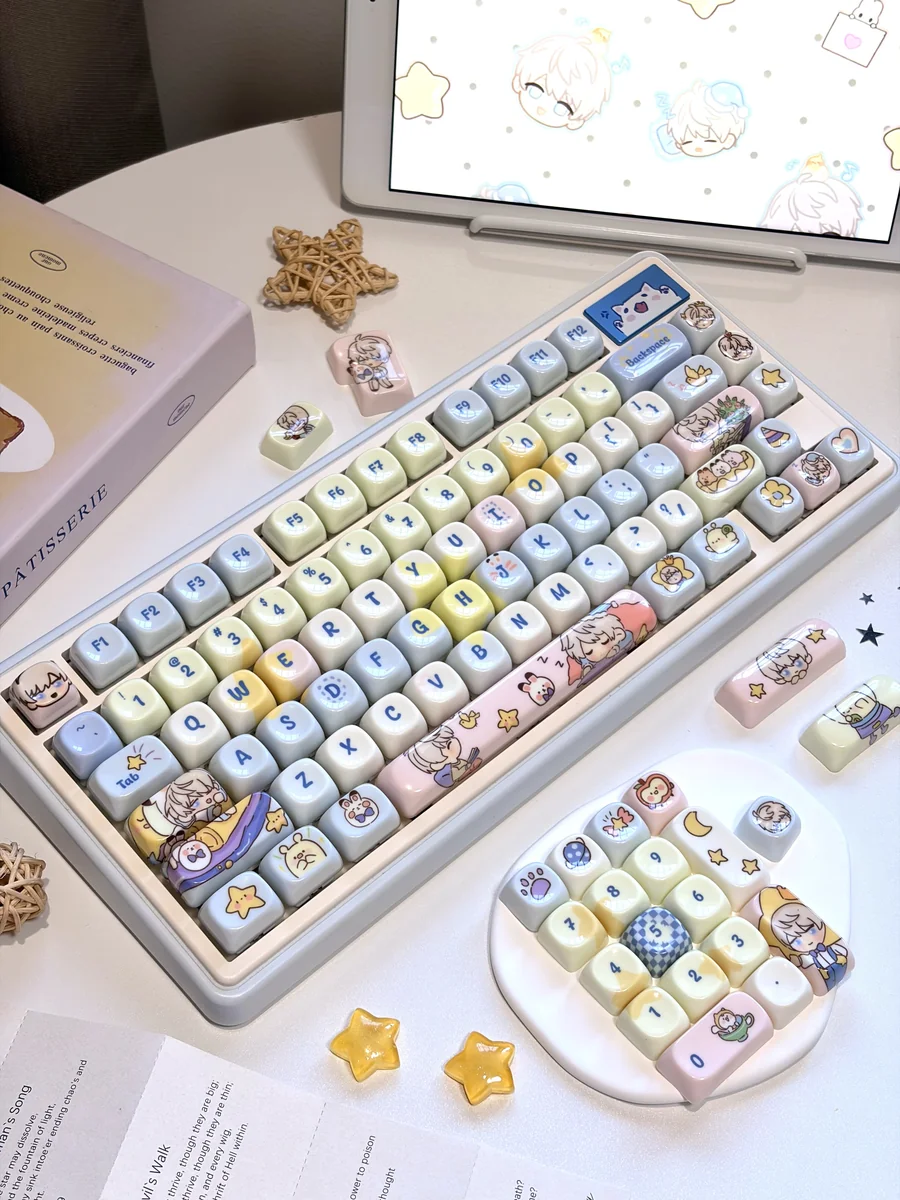 Exclusive Love and Deepspace Zayne & Rafayel & Xavier PBT keycaps featuring the elegant Qi Yu character, designed with a smooth jade-like finish for a romantic aesthetic.