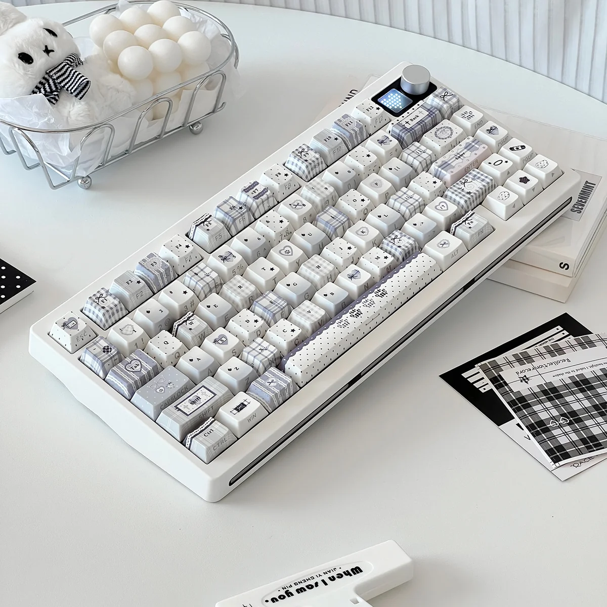Sweet Checker PBT side-lit keycaps gallery. Displays charming plaid, unique side-lit legends, and durable PBT material for joyful typing.