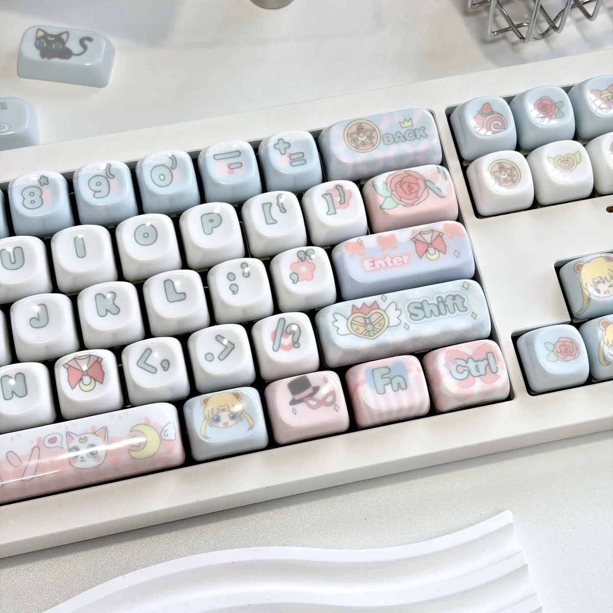Sailor Moon Jade MOA Keycaps gallery displaying the magical girl aesthetic, premium jade resin, smooth finish, and elegant MOA profile from various angles.