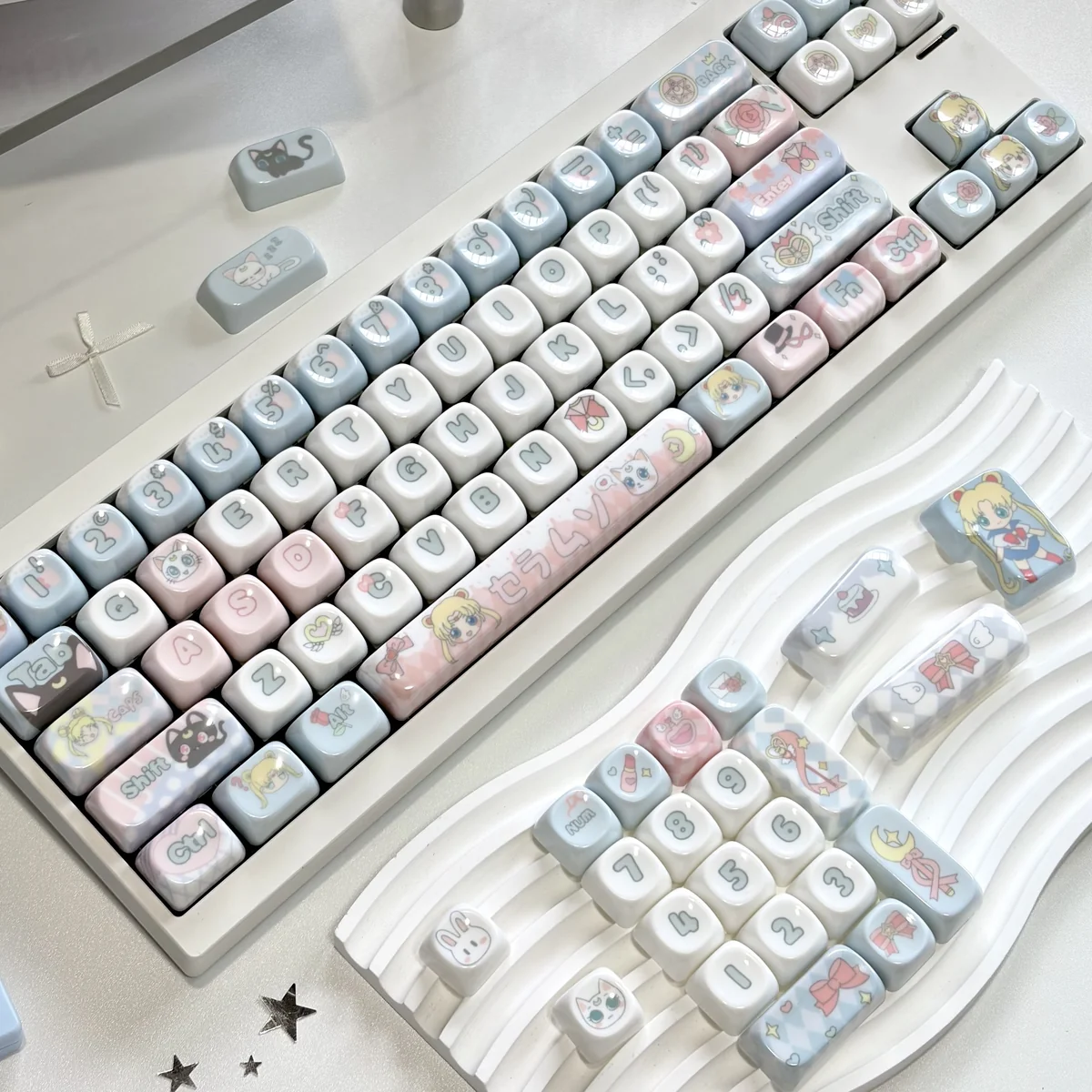 Elegant Sailor Moon Jade MOA Keycaps featuring a magical girl aesthetic, highlighting the iconic theme and premium jade resin.
