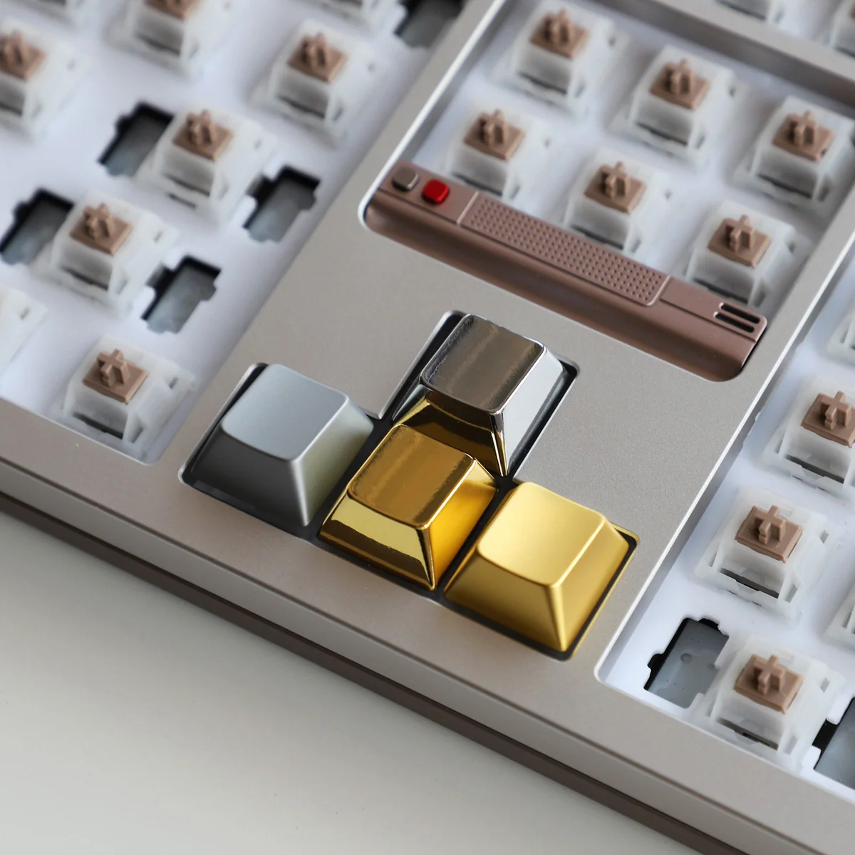 Sleek blank R1 metal keycap crafted from premium zinc alloy, highlighting its modern industrial-chic aesthetic and high-quality finish.